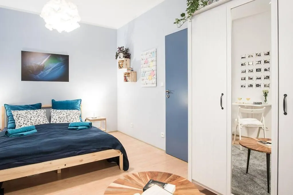 Butterfly Studio Near Brno Center チェコ
